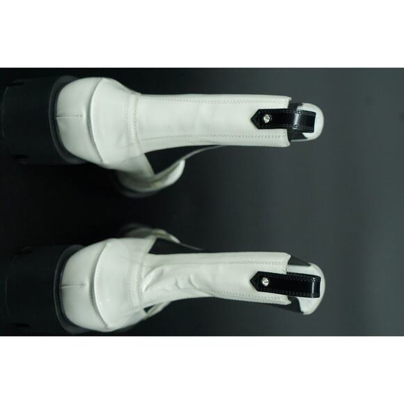 Christian Louboutin Montezu White Ankle Biker Chelsea Boots Size 39.5 New $1695 - Picture 7 of 9